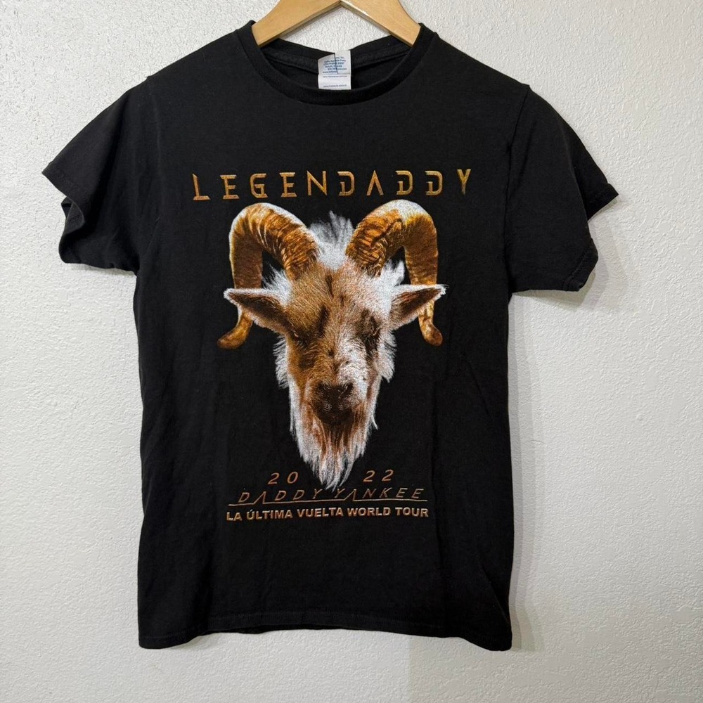 Black and gold Legendary Daddy Yankee t shirt